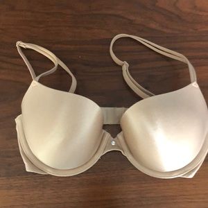 32 D Victoria’s Secret bra